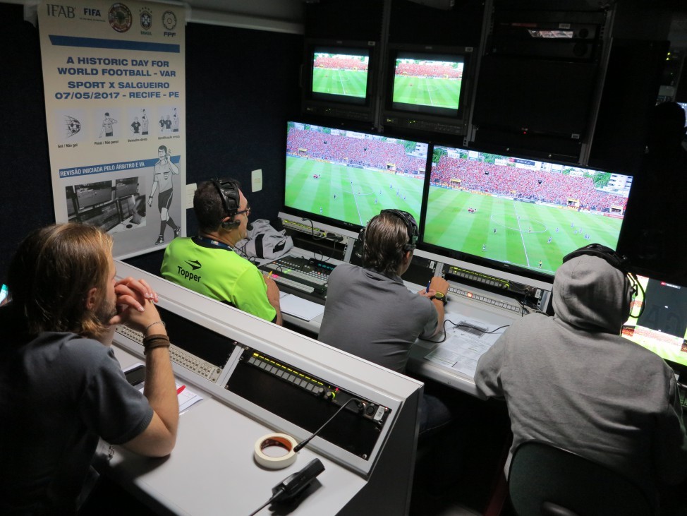 Árbitro de vídeo foi aprovado na Alerj e deve ser utilizado na Série A do Carioca (Foto: Fernando Torres / CBF)